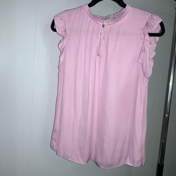 Loft pink ruffle keyhole neckline top sz LP flutter cap sleeve curved hem - Picture 1 of 5